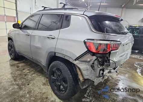 2018 Jeep Compass Latitude z USA, uszkodzony, nr VIN 3C4NJDBB9JT161153